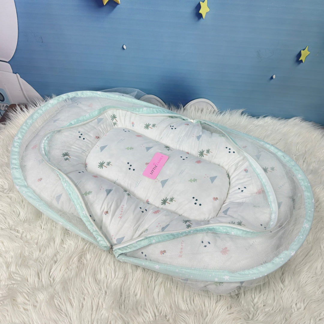 Starry Dreams Baby Bedding Set - 8 Pieces (Pale mint)