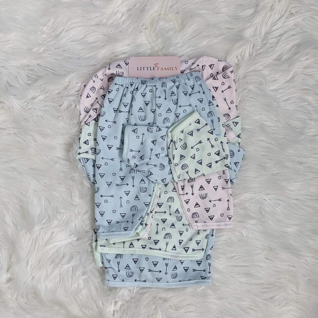 Arrow Print Newborn Outfit Set – 3-Piece Pack